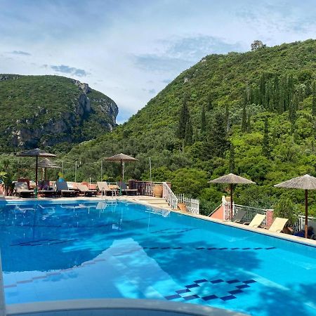 Acapulco Seaside Pool Bar And Apartments 팔레오카스트리차 외부 사진