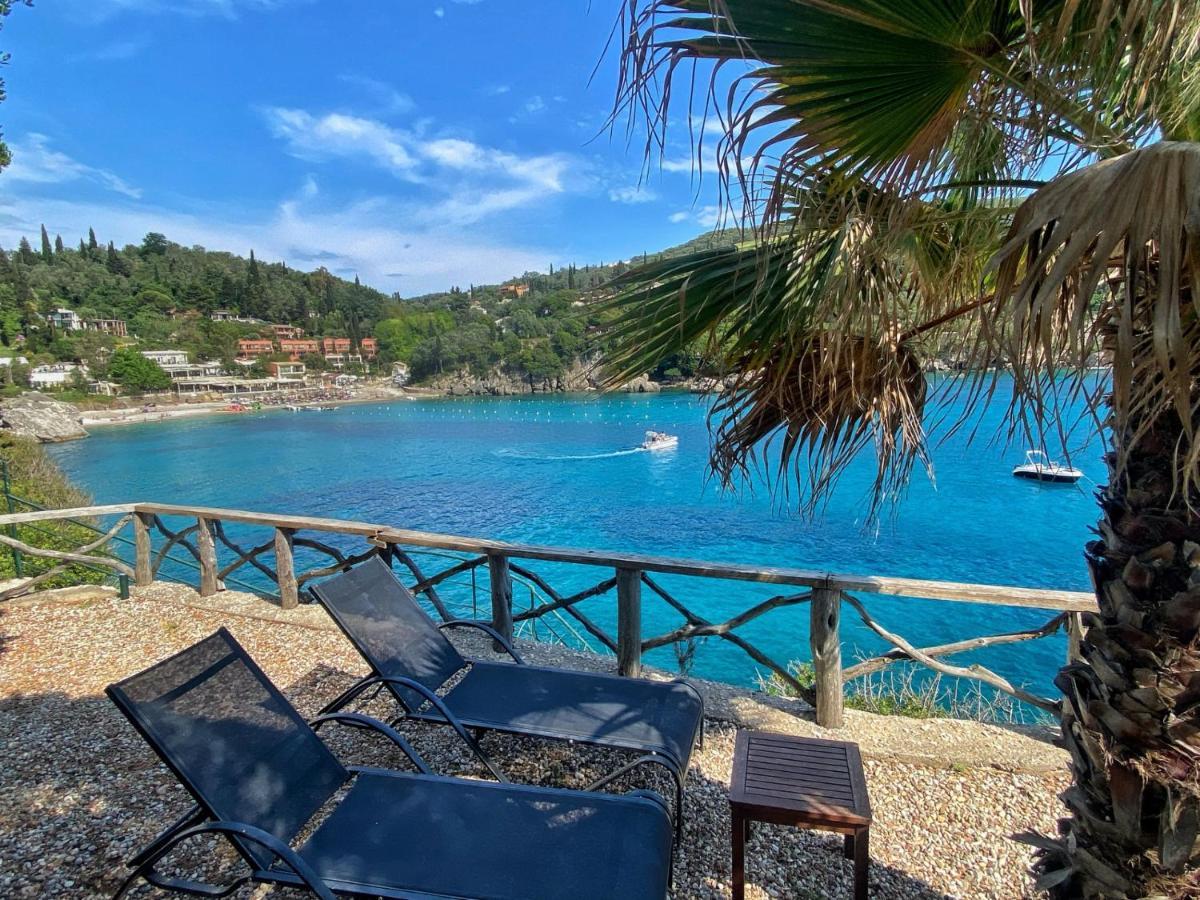 Acapulco Seaside Pool Bar And Apartments 팔레오카스트리차 외부 사진