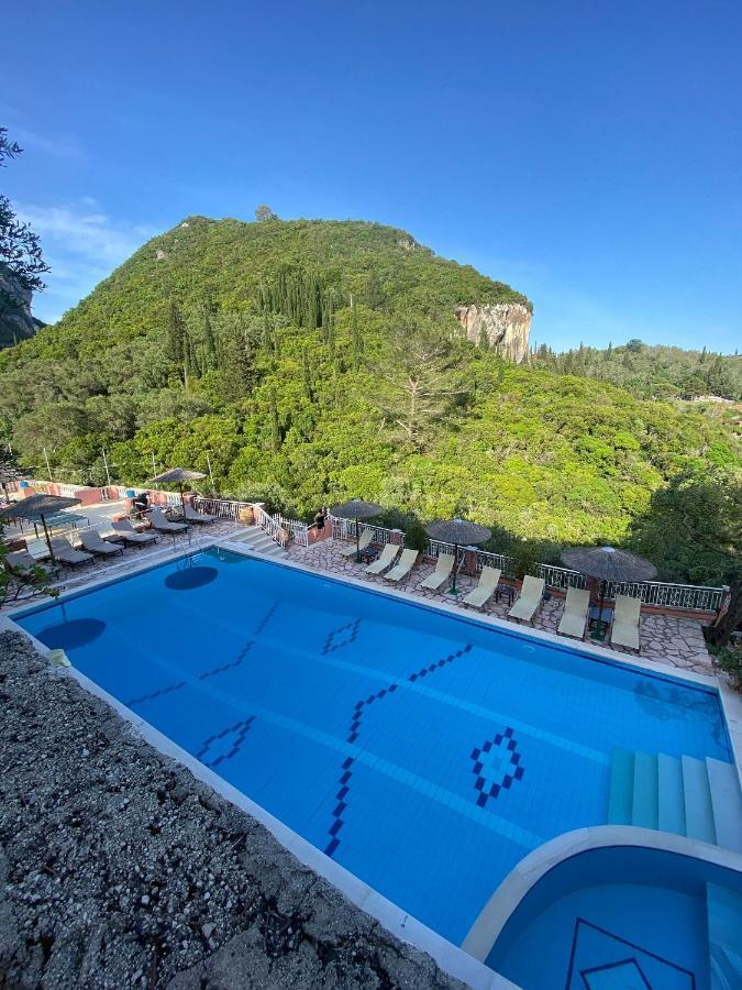 Acapulco Seaside Pool Bar And Apartments 팔레오카스트리차 외부 사진