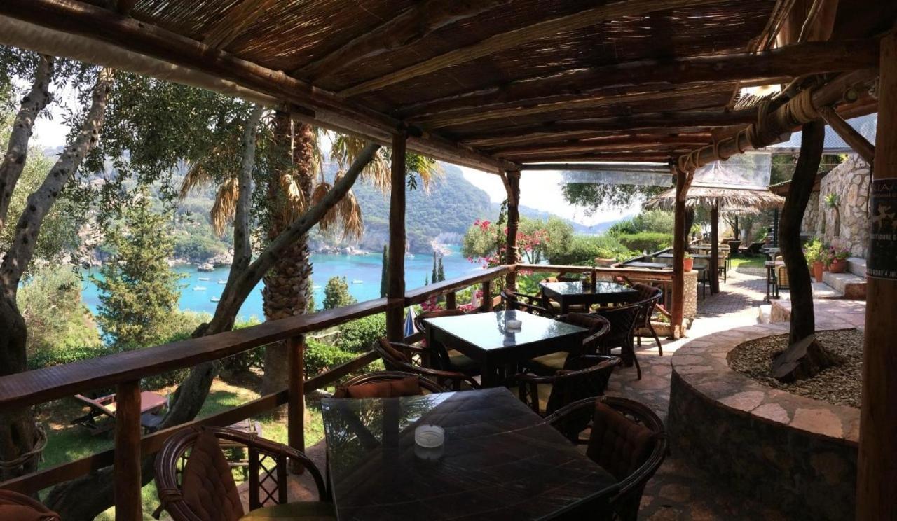 Acapulco Seaside Pool Bar And Apartments 팔레오카스트리차 외부 사진