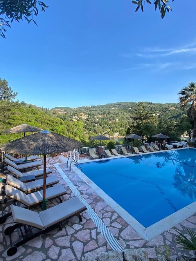 Acapulco Seaside Pool Bar And Apartments 팔레오카스트리차 외부 사진